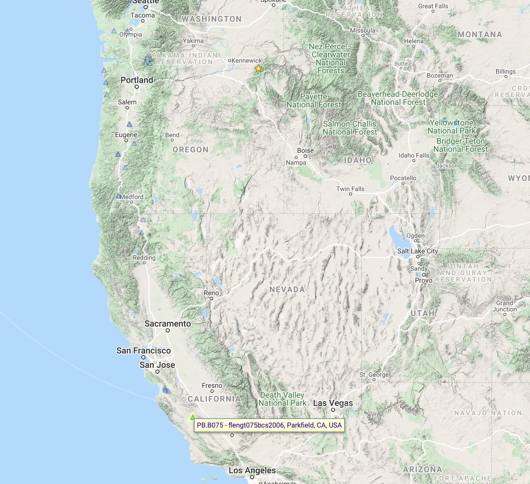 IRIS map showing the event location (yellow star) and station PB.B075 (green triangle)